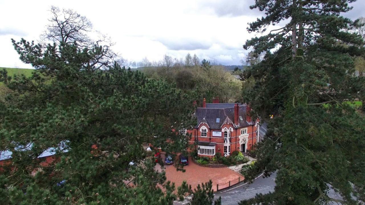 טנבורי The Old Hunting Lodge At The Talbot Inn מראה חיצוני תמונה